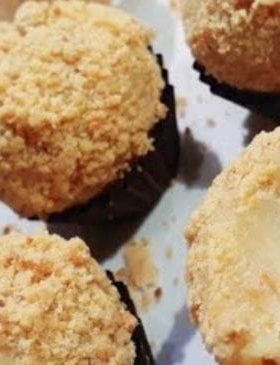 Brigadeiro de Paçoca decorado com paçoca triturada