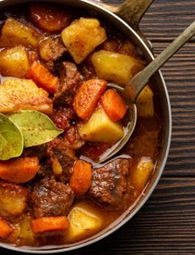 Carne de Panela com Batatas e Cenoura
