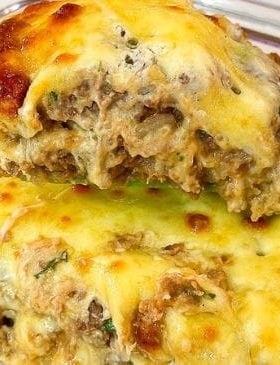 Prato de carne moída de forno gratinada com queijo e requeijão