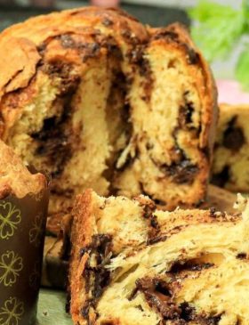 Chocotone caseiro fofinho recheado com chocolate