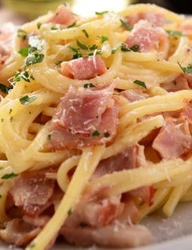 Macarrão à Carbonara