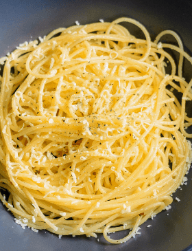 Macarrão Alho e Óleo Simples e Fácil