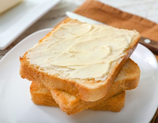 Manteiga vs. Margarina: Diferenças e Benefícios Diferenças entre manteiga e margarina