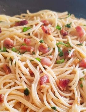 Macarrão Alho e Óleo com Bacon