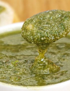 Molho Pesto Caseiro com Manjericão
