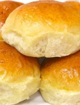 Pão de batata caseiro com manteiga