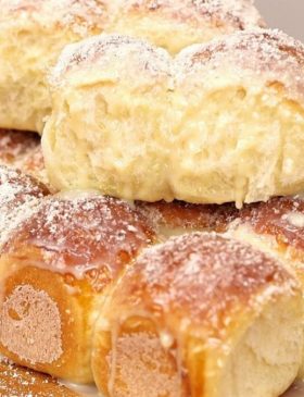 Pão de leite condensado doce fofinho com coco ralado