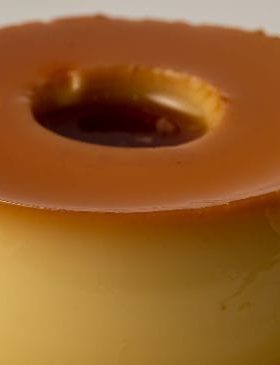 Pudim de leite condensado cremoso desenformado