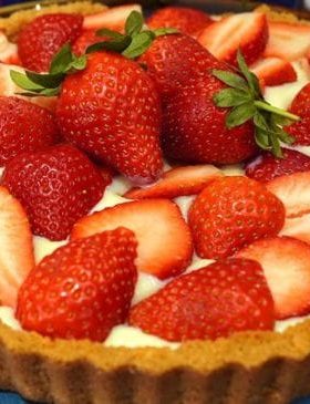 Torta de morango com creme branco