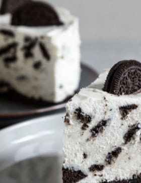 Torta Gelada de Oreo com Chantilly